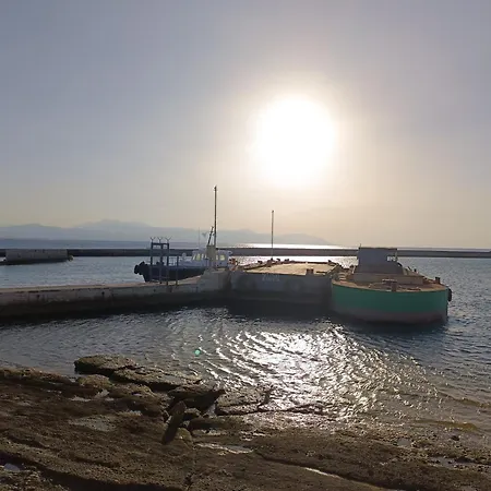 Spacious Apartment Corinth