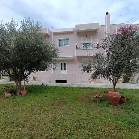 Spacious Apartment *