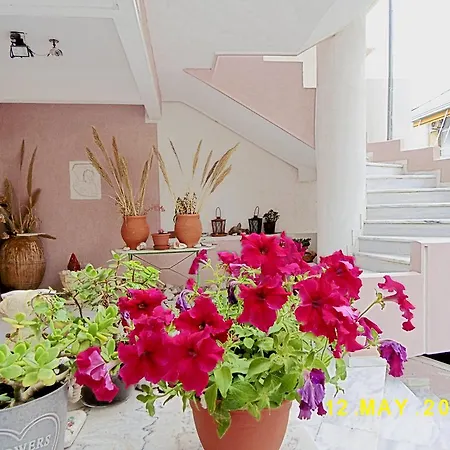 Spacious Apartment Corinth